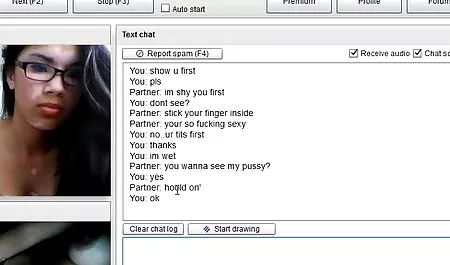 Sienna dengan vagina basah dan bokep online hd indo ayam raksasa!