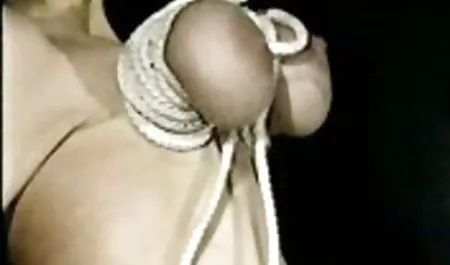 Wanita gemuk dan seorang pria dengan penis sex onlen indo tipis