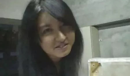 Gadis Jepang bersenang-senang bokep online artis indonesia dengan mainan seks