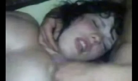 Tee remaja di luar situs bokep online indo ruangan