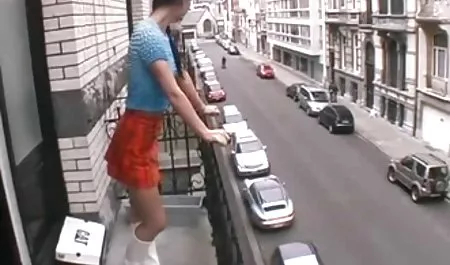 Pelacur Busty suka striming bokeb indonesia mengisap penis di alam!