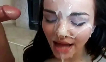 Alektra biru membentang vaginanya sangat lebar bokep online indo terbaru