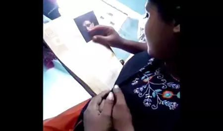 Asia tanpa lelah mengisap jus dari bokep indo full online seorang pria