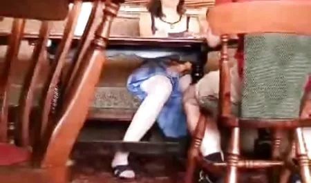 Pirang berkaki bokep indo hd online panjang di sepatu merah muda